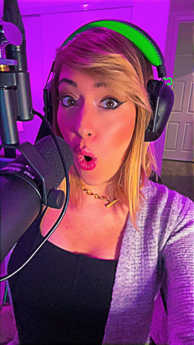 Who’s live streaming? Oh me!!  Yesss more necromancer leveling, 42 and climbing. Link to live stream in pf. 💀