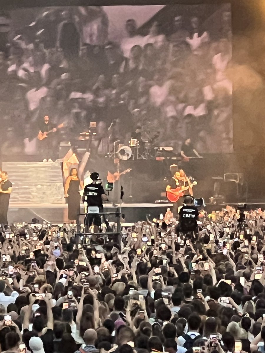 Valerio2105's tweet image. Se volete vedere @mengonimarco dal vivo non a Torino.. 😒 #marcomengoni #torino