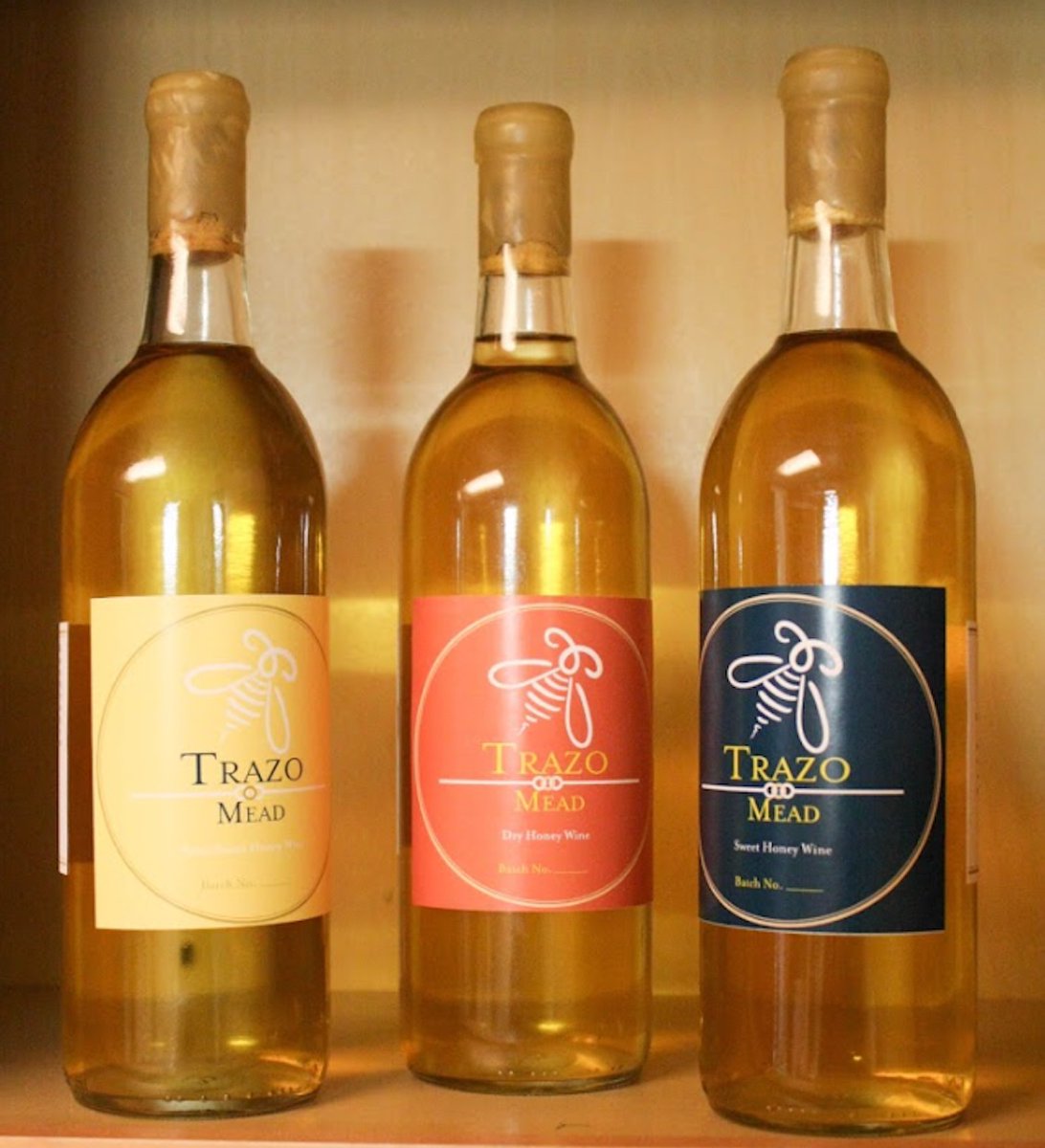 It’s #winewednesday at the #trazomeadery in #ClarksvilleTN. Want to sample meads made from honey produced by their own bees?

#ClarksvilleTN #visitclarksvilletn #visitclarksville #ibelieveinclarksville #tennesseemeadery #madeintn #tnwine #travelwritersuniversity #ifwtwa1 @ifwtwa1