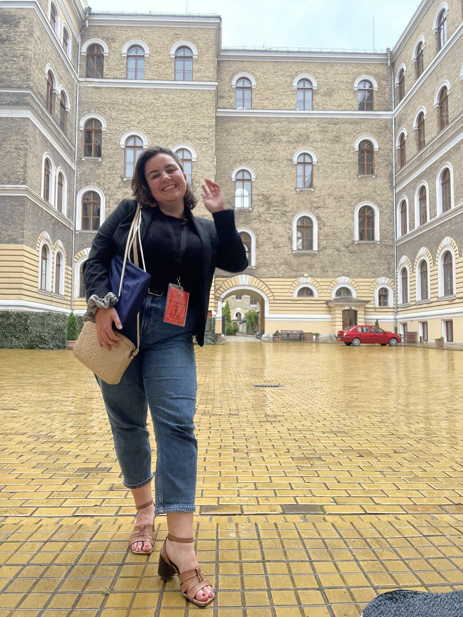 elysia_greenway's tweet image. Day 1 #eapl23 ✅
Don’t mind me nipping home early in the rain to prep my presentation tomorrow at 11am in Ferdinand Hall #psychology #faceperception #forensicfacialdepiction #phdlife