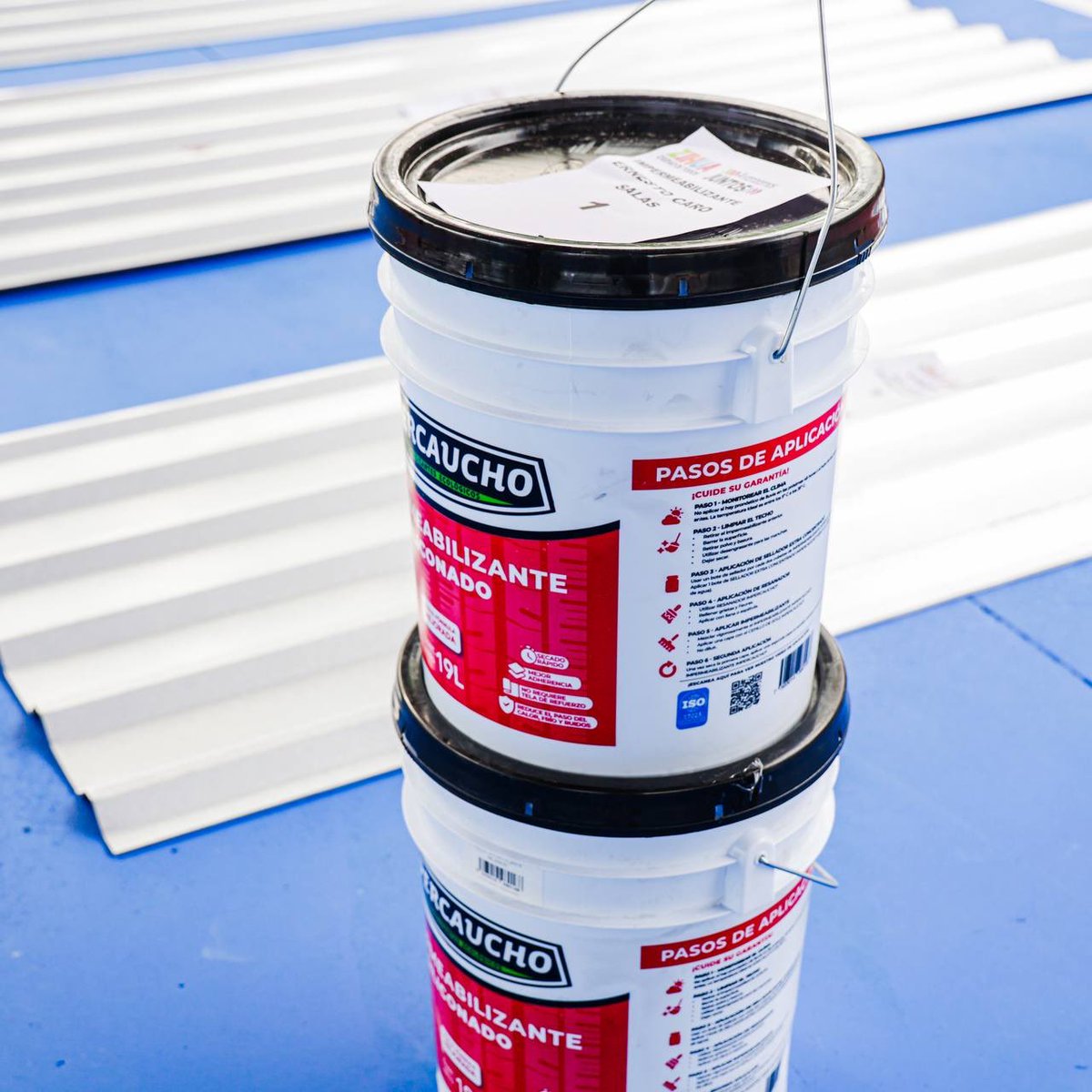 Entregamos otro espacio deportivo, además de apoyo de material subsidiado para el mejoramiento de la vivienda en la comunidad de Barrio Nuevo. ¡Estamos trabajando, cumpliendo  nuestra palabra y vamos por más!