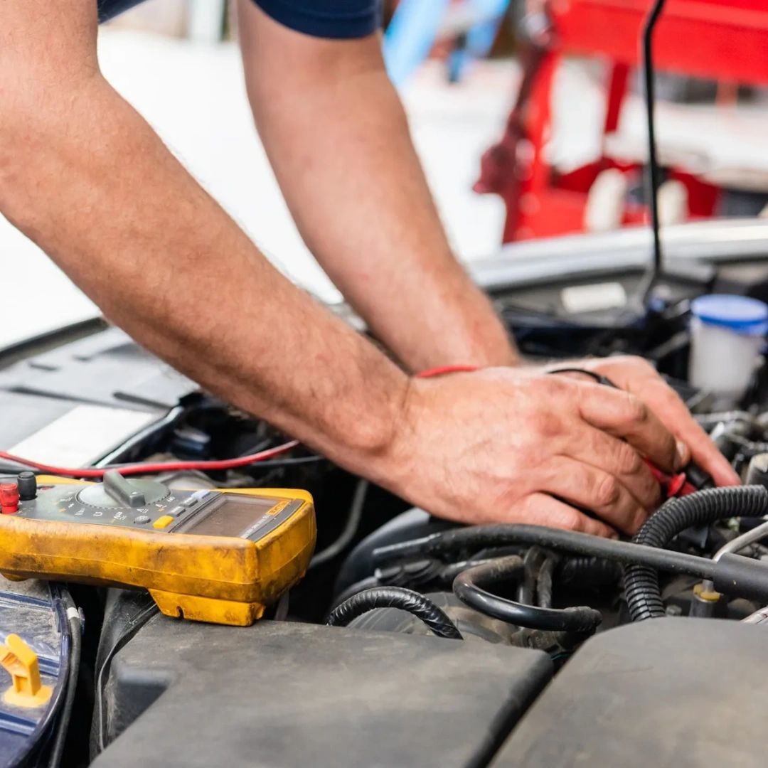 G_P_Auto's tweet photo. Car troubles can be stressful and overwhelming. That's why we make it our priority to offer transparent communication throughout the entire repair process. Have any questions? Just ask! #TotalRepair https://t.co/EzpMid3cwb