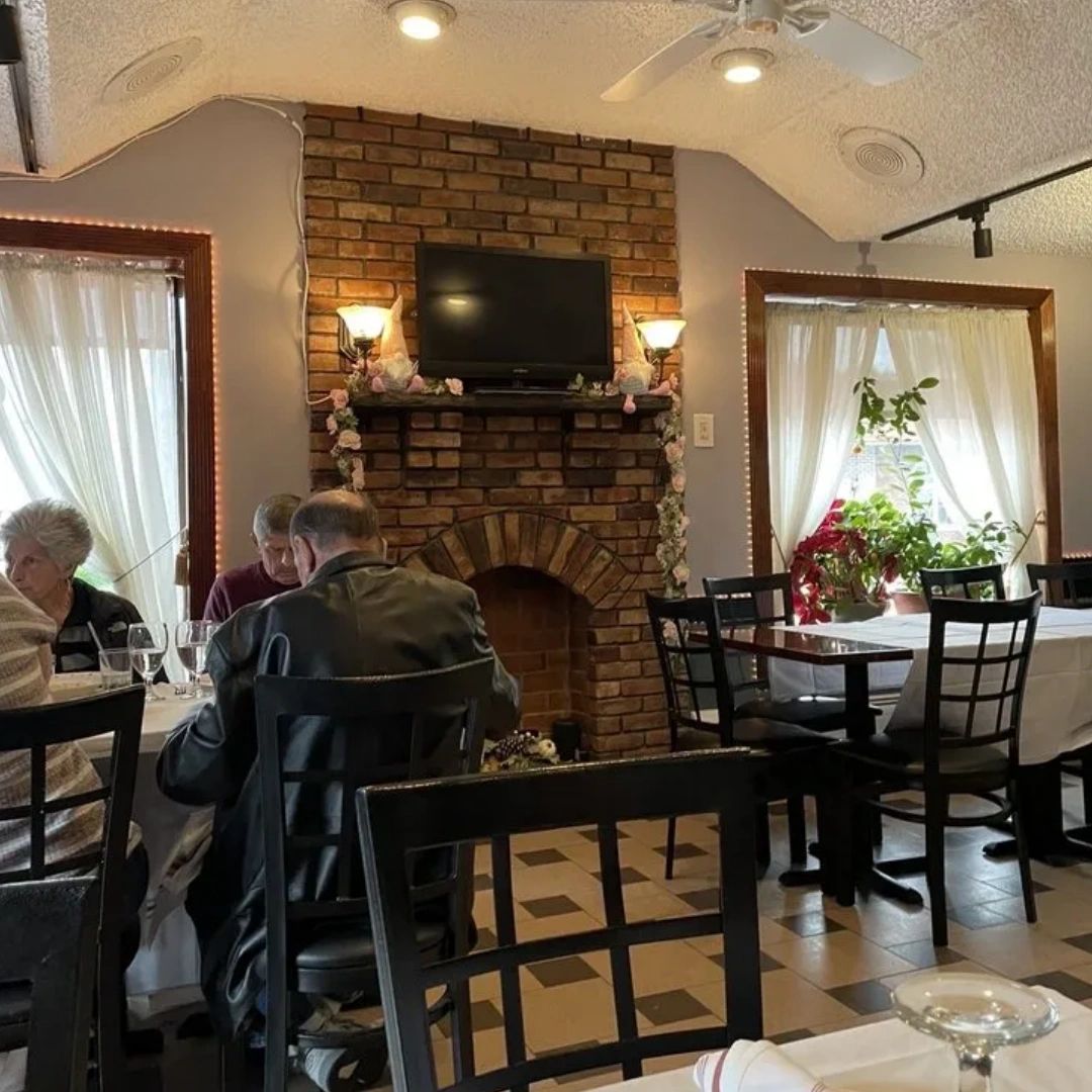 BazzarelliRest's tweet photo. In 1971, we opened our doors with one thing in mind: to provide authentic Italian cuisine and friendly service in a homey space. Come by today and see what we're all about! https://t.co/DEFi3Ejs0P