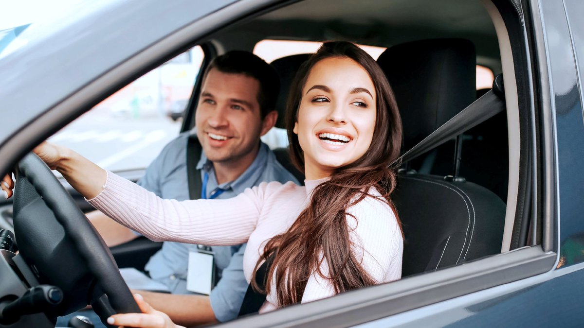 MHVFCU's tweet photo. We can’t help you choose the perfect color for your new ride, but we can guide you through all the other hard decisions during this informative webinar. Pre-register today! https://t.co/zZlx1RStZM