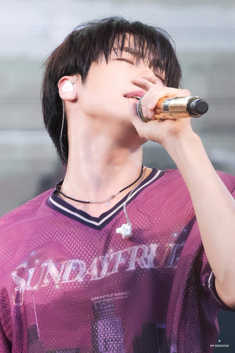 MYROCKSTAR_0409's tweet photo. 230702 이번여름 맥주축제

#엔플라잉 #이승협 https://t.co/REUJLonVnb