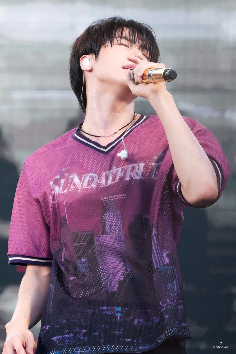 MYROCKSTAR_0409's tweet photo. 230702 이번여름 맥주축제

#엔플라잉 #이승협 https://t.co/REUJLonVnb