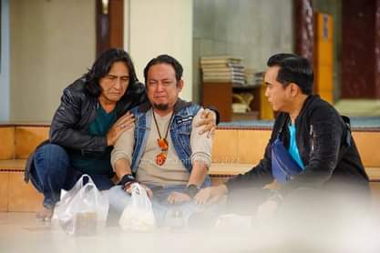 Momokyara1996's tweet image. This Cursed Famous Emirati Singers Spoon of rice Want to be Censored 

#waliband