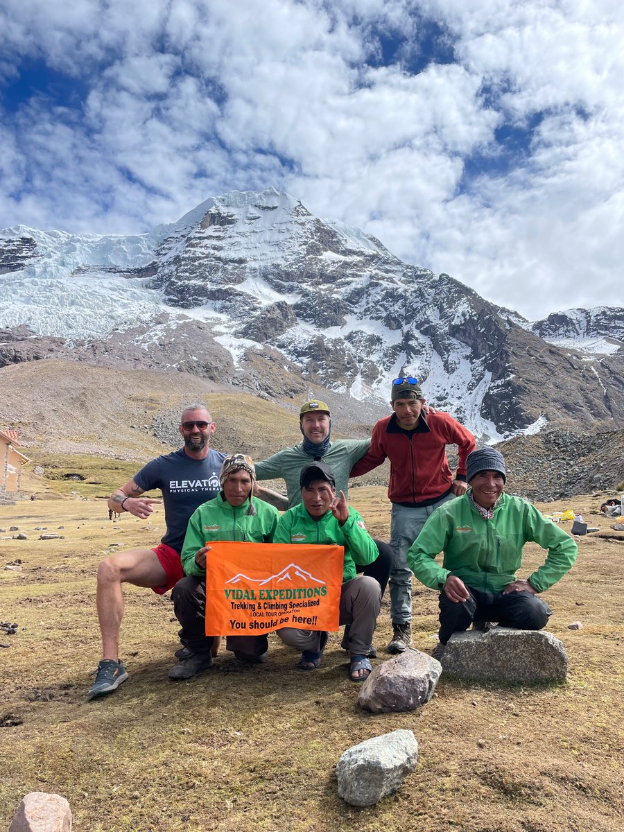 VidalExpedition's tweet photo. #ausangateclimb in Peru is one of the most incredible adventures that you can do while you visit this beautiful country. Hiking through turquoise lakes and climbing one of the highest peaks in Cusco is the best experience that you can have in your life.
#ausangate #Peru #Cusco https://t.co/xb9ENmszp4