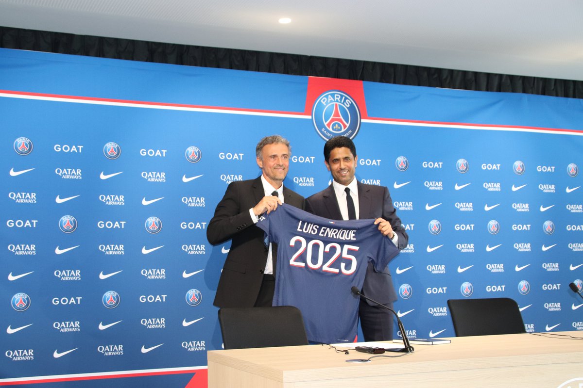 Math_Msg's tweet image. #LuisEnrique présenté à la presse par @PSG_inside. Article à lire sur @actufrparis &amp;amp; @actufr 
actu.fr/ile-de-france/…