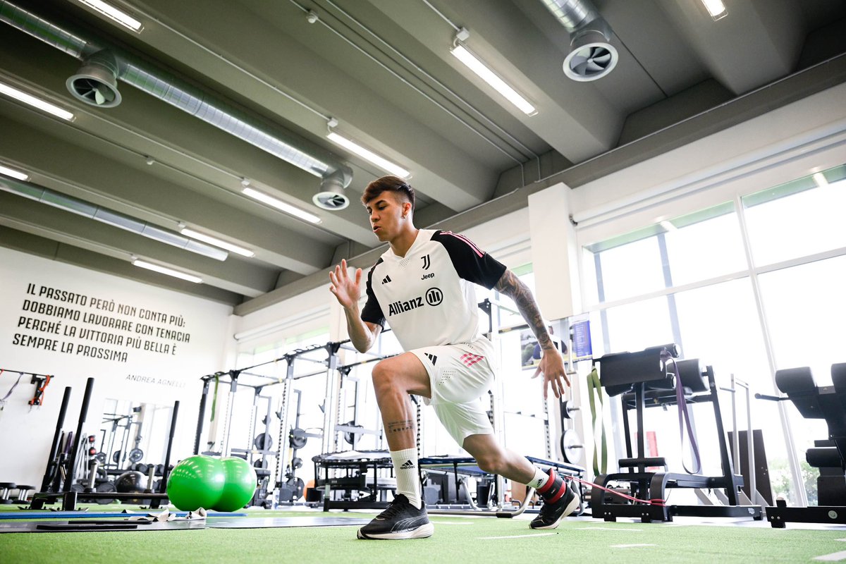 JuventusFC tweet media