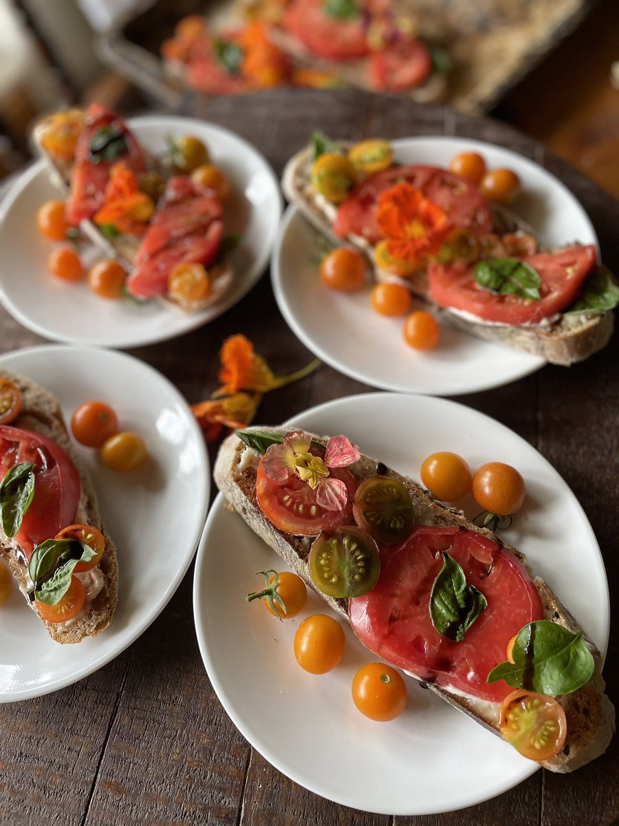 Happyholistichs's tweet photo. Garden toast https://t.co/SiZiamxJef