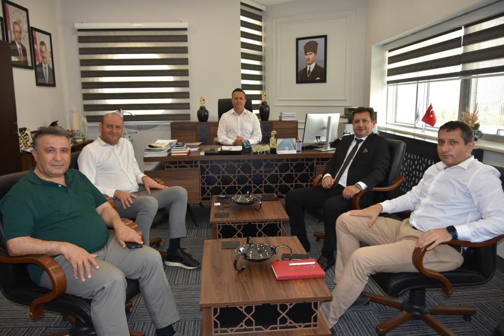 Genel Müdürümüz Sn. Nurullah Tenliler ile İnsan Kaynakları Direktörümüz Sn. Altuğ Ekinil, BALOSB Bölge Müdürü Sn. Mesut Eray’ı makamında ziyaret ettiler. OSB’deki güncel gelişmeler hakkında bilgiler alınarak, taraflar arasında gerçekleşebilecek iş birlikleri değerlendirildi.