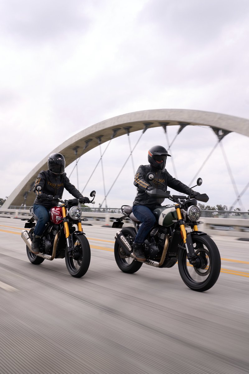 MotoringPulse's tweet photo. @IndiaTriumph has launched the Speed 400 at INR 2,33,000 ex-showroom. Also, for the first 10,000 bookings, the price is INR 2,23,000. The price of the Scrambler 400 X, to become available in October, will be announced later. Speed 400 will be available in showrooms from mid July. https://t.co/bItely9IC1
