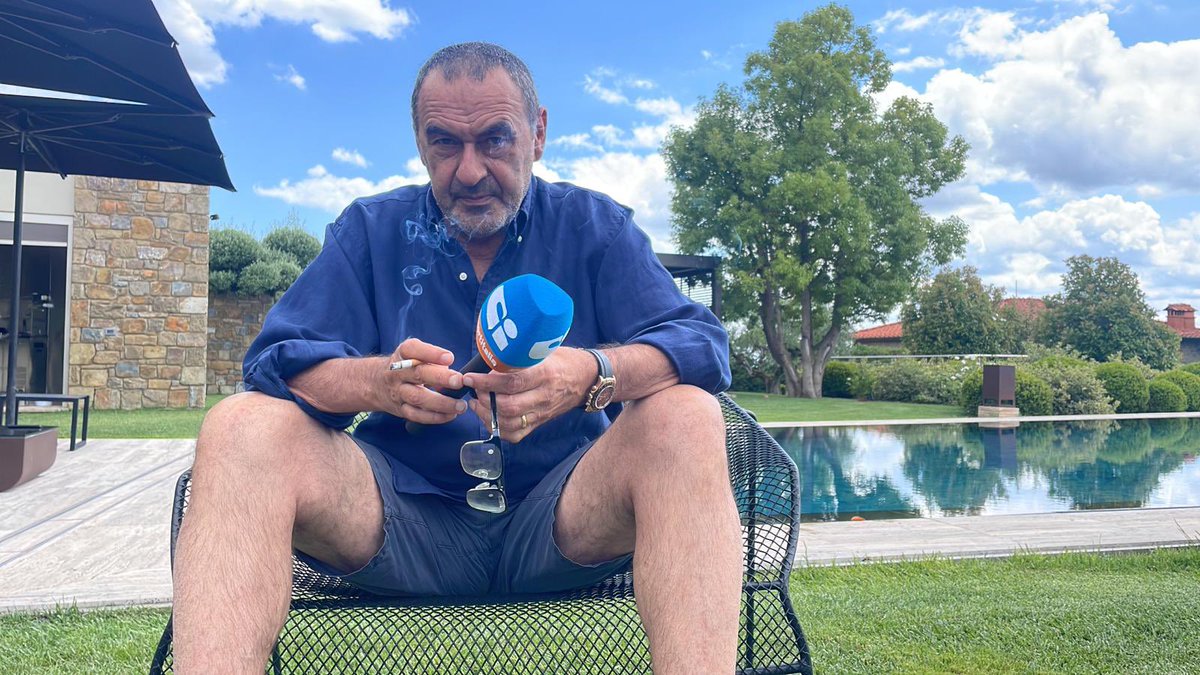 Fra__Tringali's tweet photo. Ne avrà per tutti ⏳ #Sarri @tvdellosport https://t.co/MjBe3ktHKS