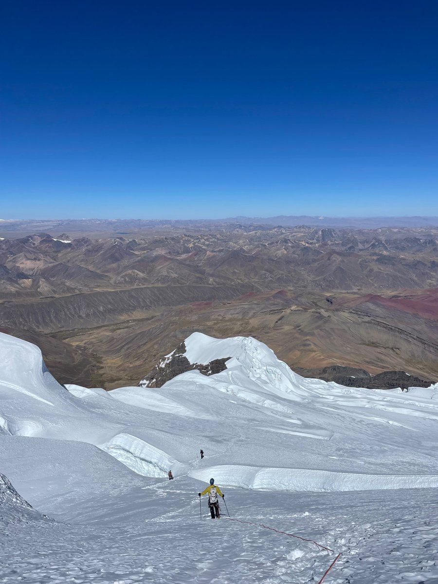 VidalExpedition's tweet photo. #ausangateclimb in Peru is one of the most incredible adventures that you can do while you visit this beautiful country. Hiking through turquoise lakes and climbing one of the highest peaks in Cusco is the best experience that you can have in your life.
#ausangate #Peru #Cusco https://t.co/xb9ENmszp4