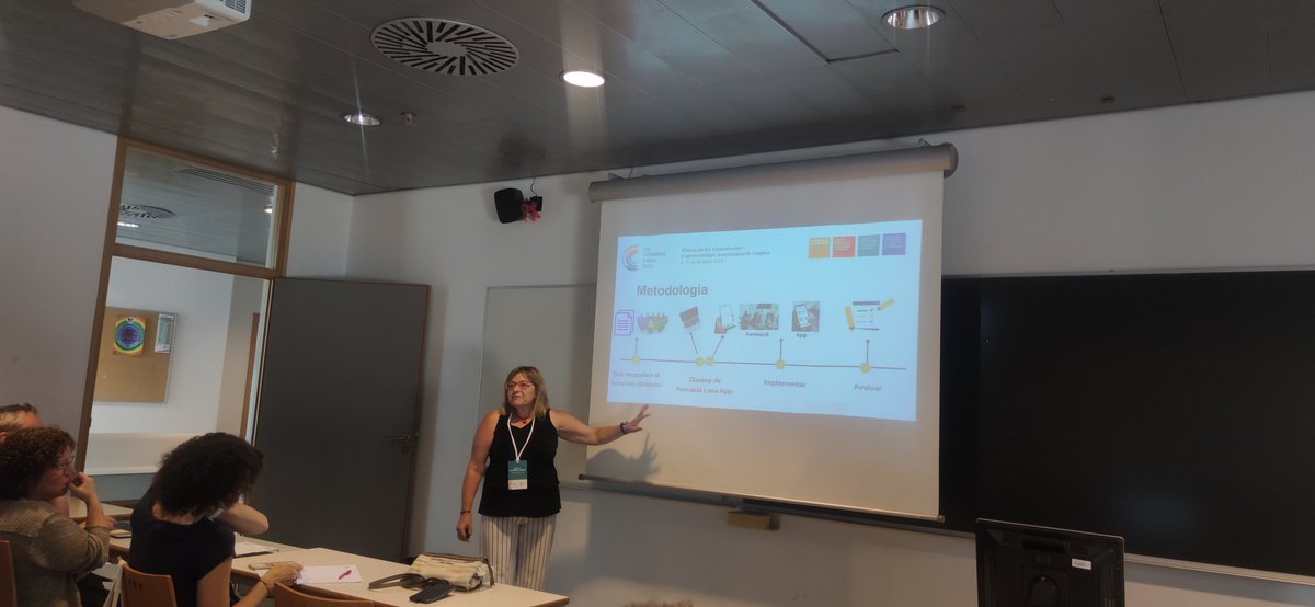 Lealan20688905's tweet photo. Infermeria #URV presenta "Les TIC a les pràctiques clíniques com a eina de qualitat" al #CIDUI Congrés Internacional Docencia Universitaria i Innovació. https://t.co/nvqm7unt6Z