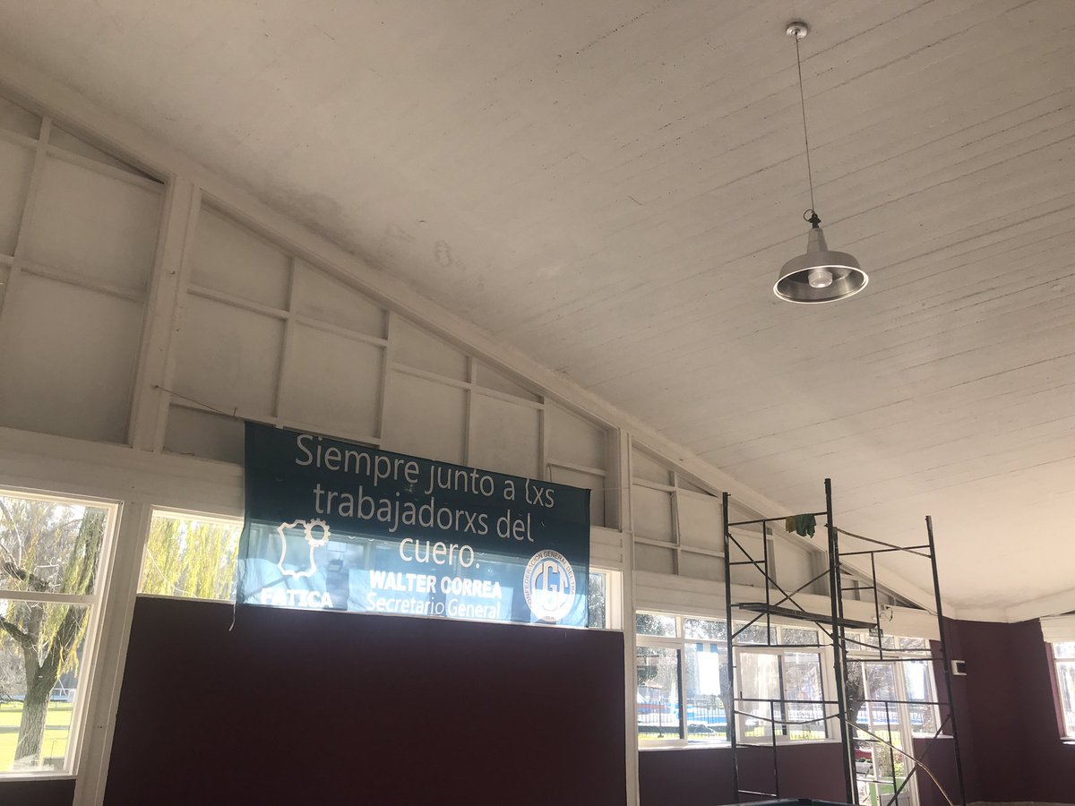 CampingFatica's tweet photo. #CampingFATICA | Renovando y mejorando nuestro #SalonDeEventos 💪🏼🖌👏🏼.

🔹Secretario General @waltercorreaok https://t.co/hPFBLPUBs7