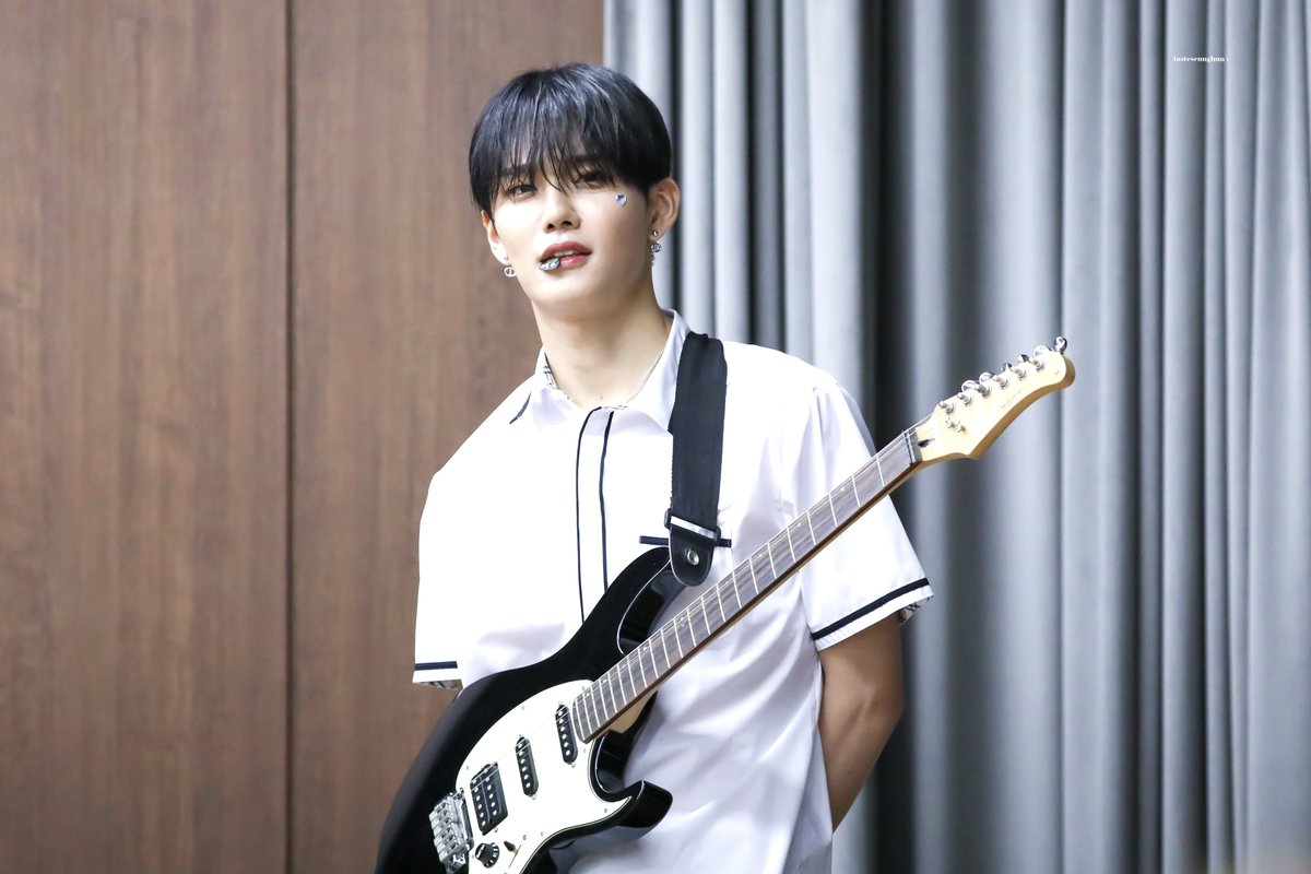 tasteseunghun's tweet photo. 230702 디어마이뮤즈 팬싸 
#CIX #승훈 #SEUNGHUN https://t.co/Blg80PtfYT