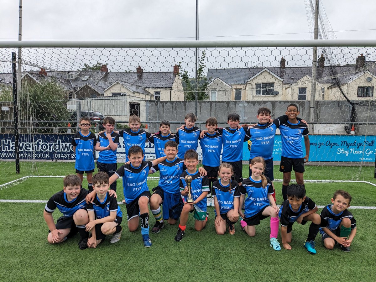 Ysgol Bro Banw (@brobanw) on Twitter photo On Friday, our Junior footballers participated in the <a href="/CarmarthenAFC/">Carmarthen Town AFC 🏴</a> Football Festival. We had a great time and thoroughly enjoyed! We represented the school wearing our <a href="/ConquerTeamwear/">Conquer Teamwear</a> hybrid jerseys. Thanks once again to our PTFA and Conquer for their support. Diolch yn fawr! On Friday, our Junior footballers participated in the <a href="/CarmarthenAFC/">Carmarthen Town AFC 🏴</a> Football Festival. We had a great time and thoroughly enjoyed! We represented the school wearing our <a href="/ConquerTeamwear/">Conquer Teamwear</a> hybrid jerseys. Thanks once again to our PTFA and Conquer for their support. Diolch yn fawr!