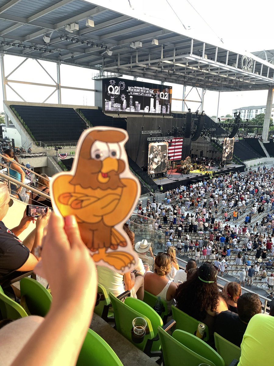 JadeGatHRE's tweet photo. Henry went to Willie Nelson’s 4th of July picnic!  He saw Willie Nelson, Tyler Childers and Dwight Yoakam #AdventuresofHenryHawk https://t.co/9o41XxpOL0