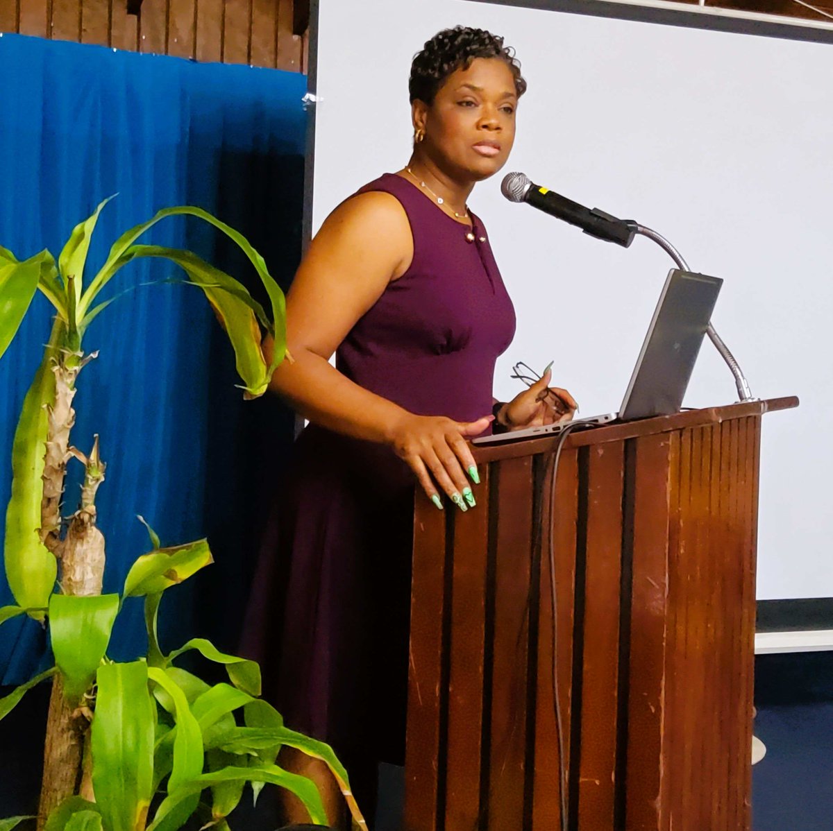crosqcaricom's tweet photo. The QSEC Project workshop &amp; meeting kicked off in Jamaica this morning with the five CARICOM countries piloting the energy efficiency labelling programme.
#qualityatwork #qualityinenergy #energyefficiency #CEELabels #labellingprogramme #CARICOM https://t.co/jvbEgEnwfc