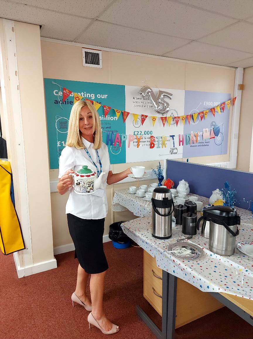 WYpartnership's tweet photo. We've had a great turn out to our #BigTea in celebration of #NHS75 today!
Our wonderful colleagues have pulled out all the stops with some showstopper bakes 😍 Delicious biryani and samosas too!
Whilst raising a cuppa we've raised a good few pounds for @NHSCharities 🫖🧁 https://t.co/qMpsZNY9T4