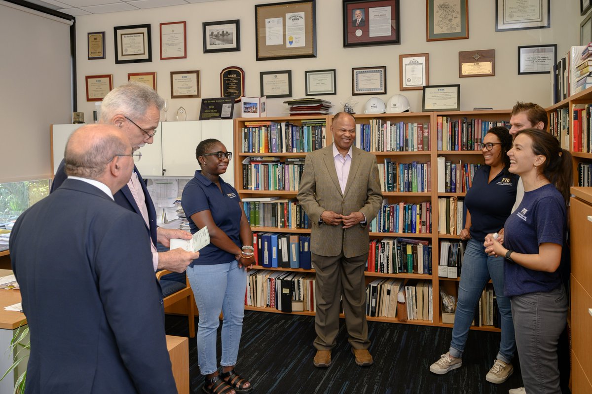 FIU_CEC's tweet photo. The Florida Engineering Foundation (FEF) is committed to educating the engineers of tomorrow and has provided a donation to our college through its university student competition grant program. Congratulations, Panthers and thank you, FEF! πΎπ
#FIU #FIUCEC #EngineeringOurFuture https://t.co/6JpNjwG9db