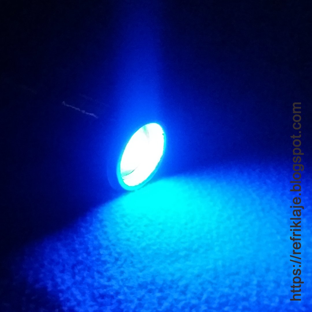 refriklaje_jsb's tweet photo. Este es un modelo de sable de término medio: no es sólo la empuñadura, pero tampoco tiene hoja. Si te gusta, escríbeme. 🤓⚔️
#StarWars #lightsaber #sablelaser #laguerradelasgalaxias #hechoamano #handmadebyme #recycling #reciclaje #cosplay https://t.co/7EzX4beEPp