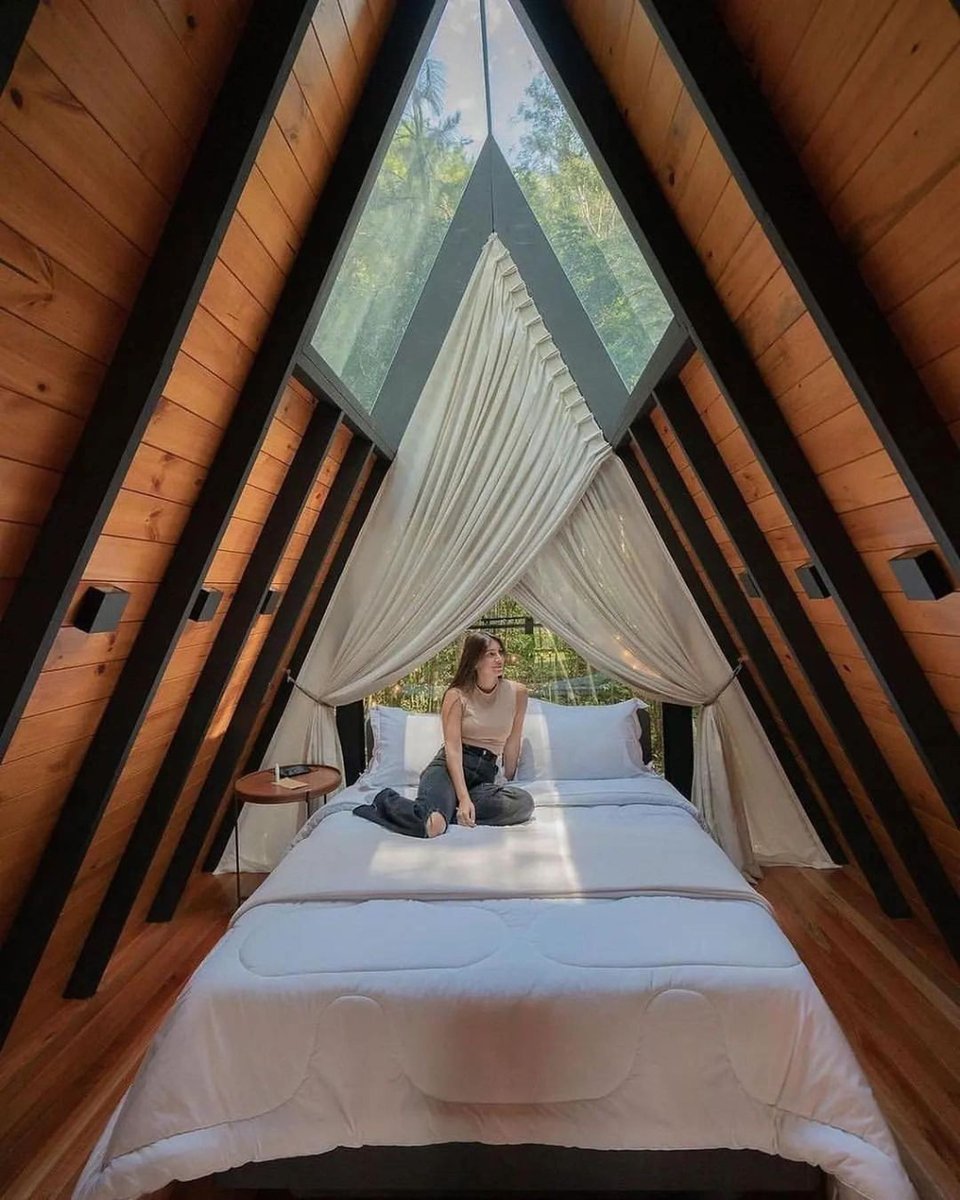 Tinyhouse_com's tweet photo. If this doesn't get your heart racing, we honestly don't know what will! 🌟

Via: @cabinforeveryone https://t.co/e7hinQbjgX