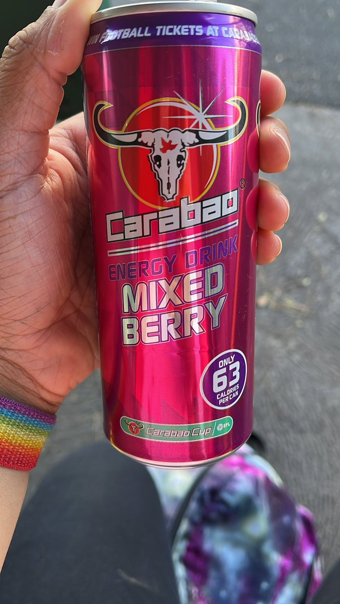 EzzaR3d's tweet photo. My new obsession… mixed berry is so good 😍 @CarabaoUK https://t.co/MpMXYiy5Xx