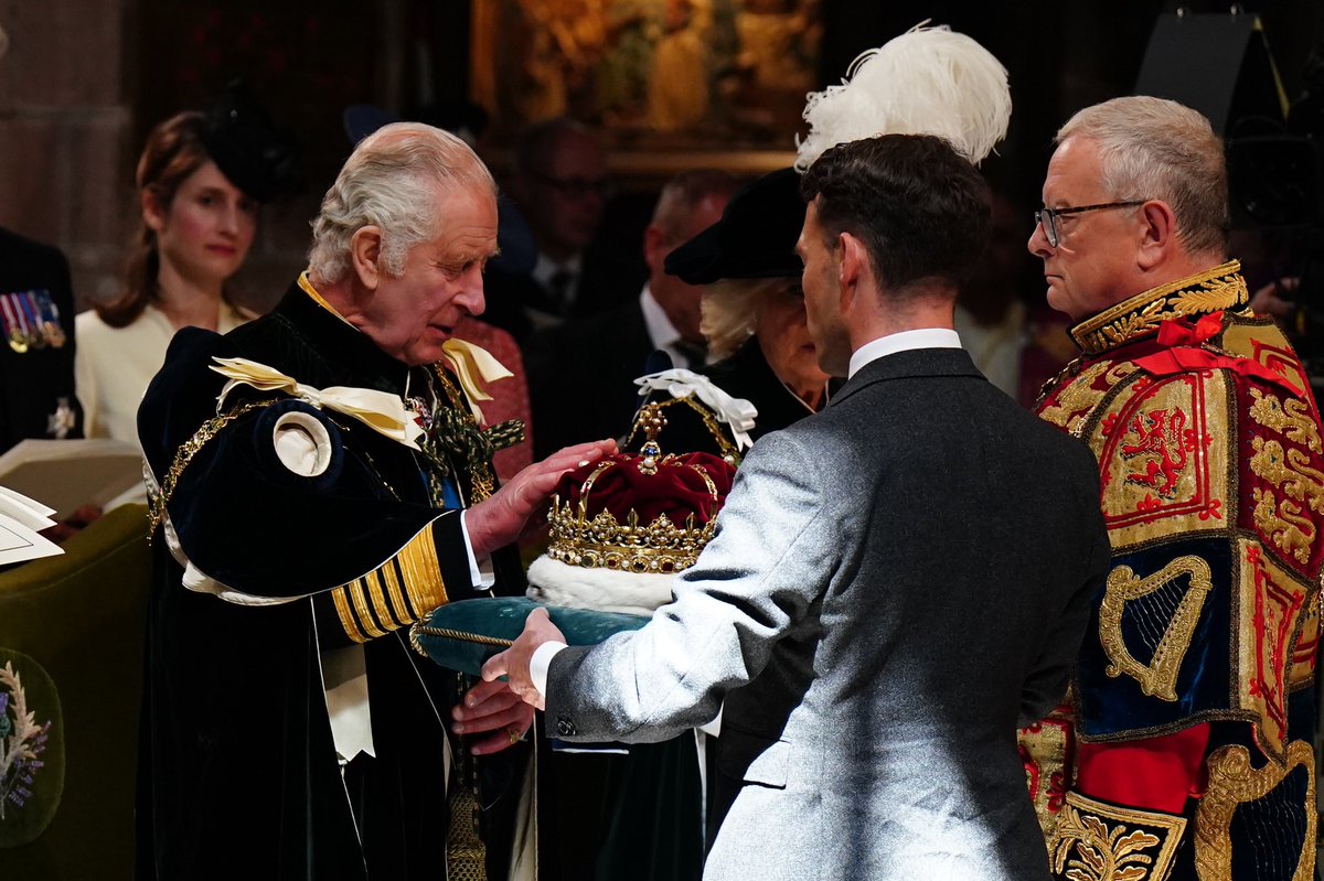 RoyalFamily's tweet photo. The Honours of Scotland are considered the Scottish Crown Jewels, made up of the Crown, the Sceptre and the new Elizabeth Sword. https://t.co/HhVM5RXUnH