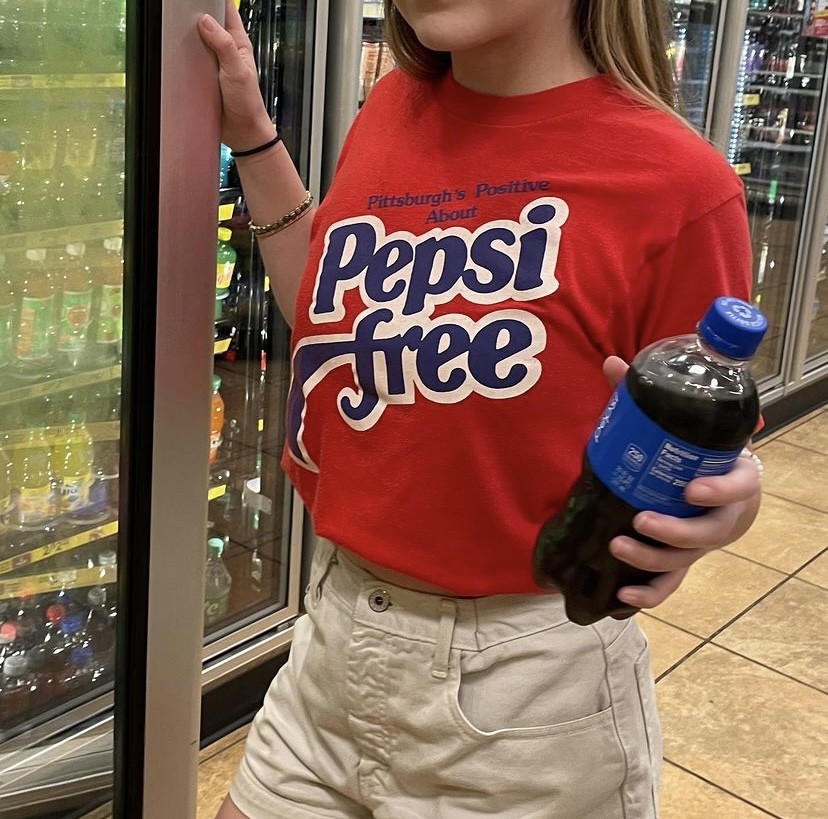Do you call it #soda or #pop? Let us know in the comments!

Shop our #brandname #vintage t-shirts by using the link below!

brandedinbutler.com/products/Vinta…