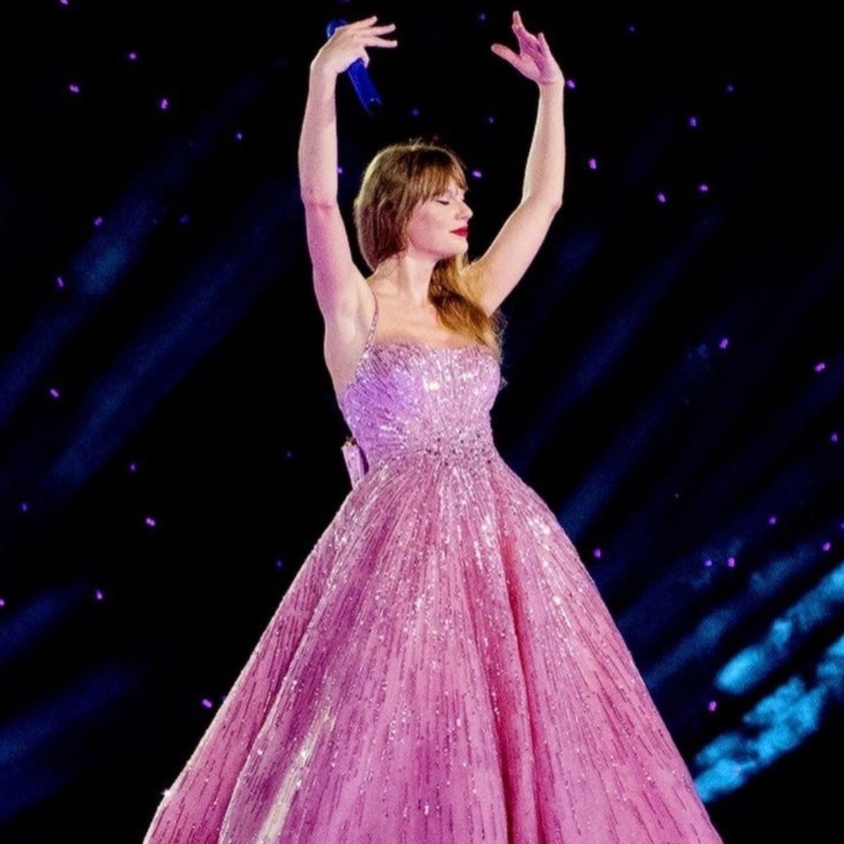 tswifterastour's tweet photo. 🚨| ‘The Eras Tour’ is now officially Taylor Swift’s biggest tour ever with a grand total of 134 shows! https://t.co/OAmrUjS2gX