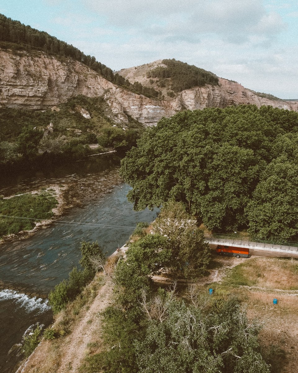 movingtheway's tweet image. A birds eye view from the beautiful parkup next to the river Ebro.
.
#vanlifemovement #vanlifeculture #vanlifegram #vanlifedestination #vanlifeclub #vanlifestories #vanlifecamper #campervanculture #movingtheway #keepyourspiritmoving #vanlifespain #rioebro #vanlifeeuropa