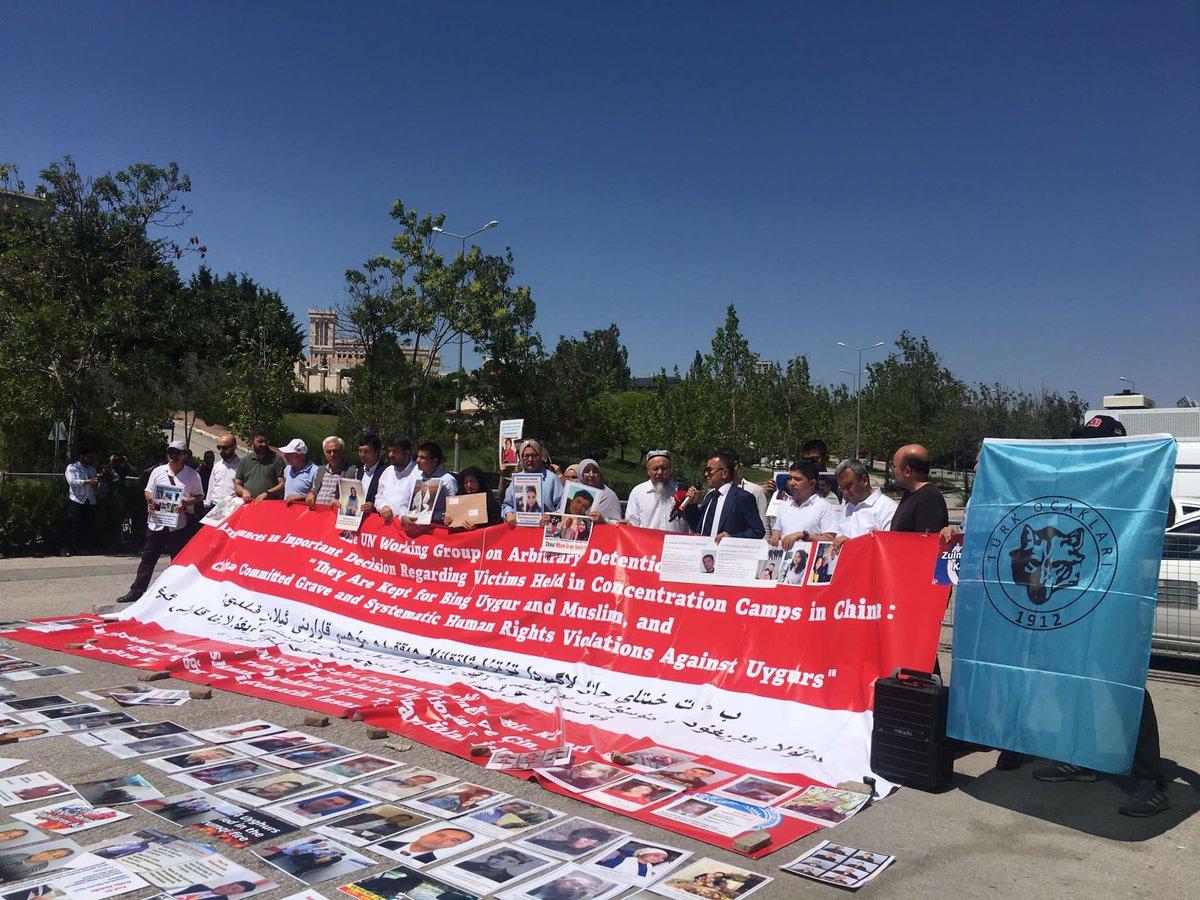 Uygur Türklüğü için önemli olan bu protestoya Genel Merkez Yönetim Kurulu üyelerimiz de destek vermek amacıyla katılmıştır.