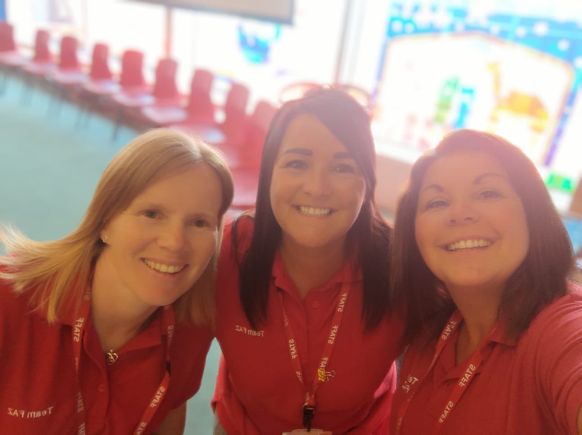 cefnglasinfants's tweet photo. Team FAZ have had a ‘FAZtastic’ afternoon with some of our families. We enjoyed welcoming colleagues from across Bridgend schools to see us in action! @NexGenBridgend #healthyconfidentindividuals #CGIWB https://t.co/ItoJTCVfDJ