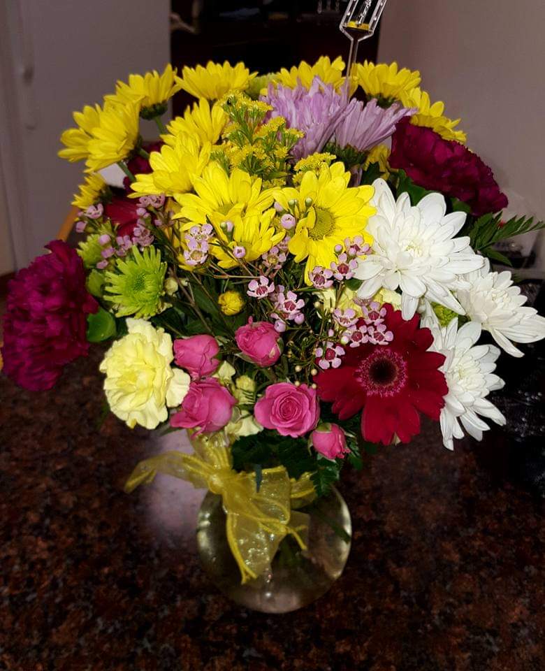Kelian_NE's tweet photo. Flowers done right #summer #blooms #smellsgreat https://t.co/n8smpvfC4u