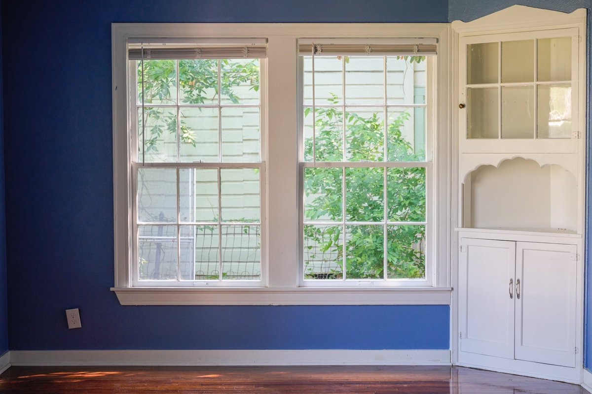 With the original built-in as our inspiration, we played up the charm and whimsy in this dining room with floor-to-ceiling wallpaper, fresh paint, and detailed trim. Swipe to see the before + after and head to the blog for more details: magno.li/mr2diningroom. #MiniReni