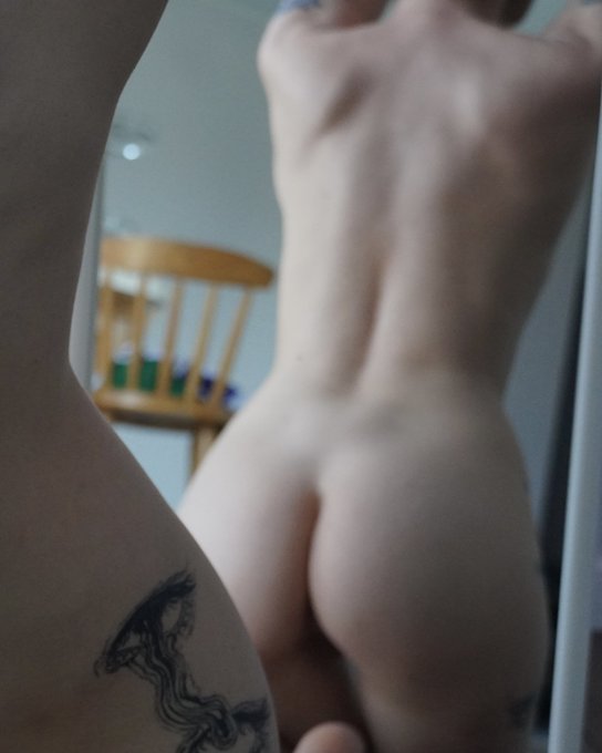 Норм? https://t.co/qhQTxEAKpd<a href="/tag/%D0%BD%D1%8E%D0%B4%D1%81%D0%BE%D1%87%D0%B5%D1%82%D0%B2%D0%B5%D1%80%D0%B3"class="tags"><span>#нюдсочетверг</span></a>