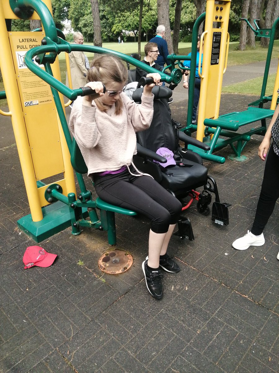 scoilchiarain1's tweet photo. Nice walk and pumpin' some iron at Albert College Park this afternoon #Julyprovision @DCU https://t.co/czrPHnUpht