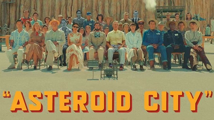 Si todas las películas mediocres que se llevan estrenando en los últimos años fueran como esta no creo que el cine estuviera en crisis. Brillantez, genio y metralleta de ideas y detalles en cada fotograma. Es un NO PARAR. #wesanderson
#asteroidcity