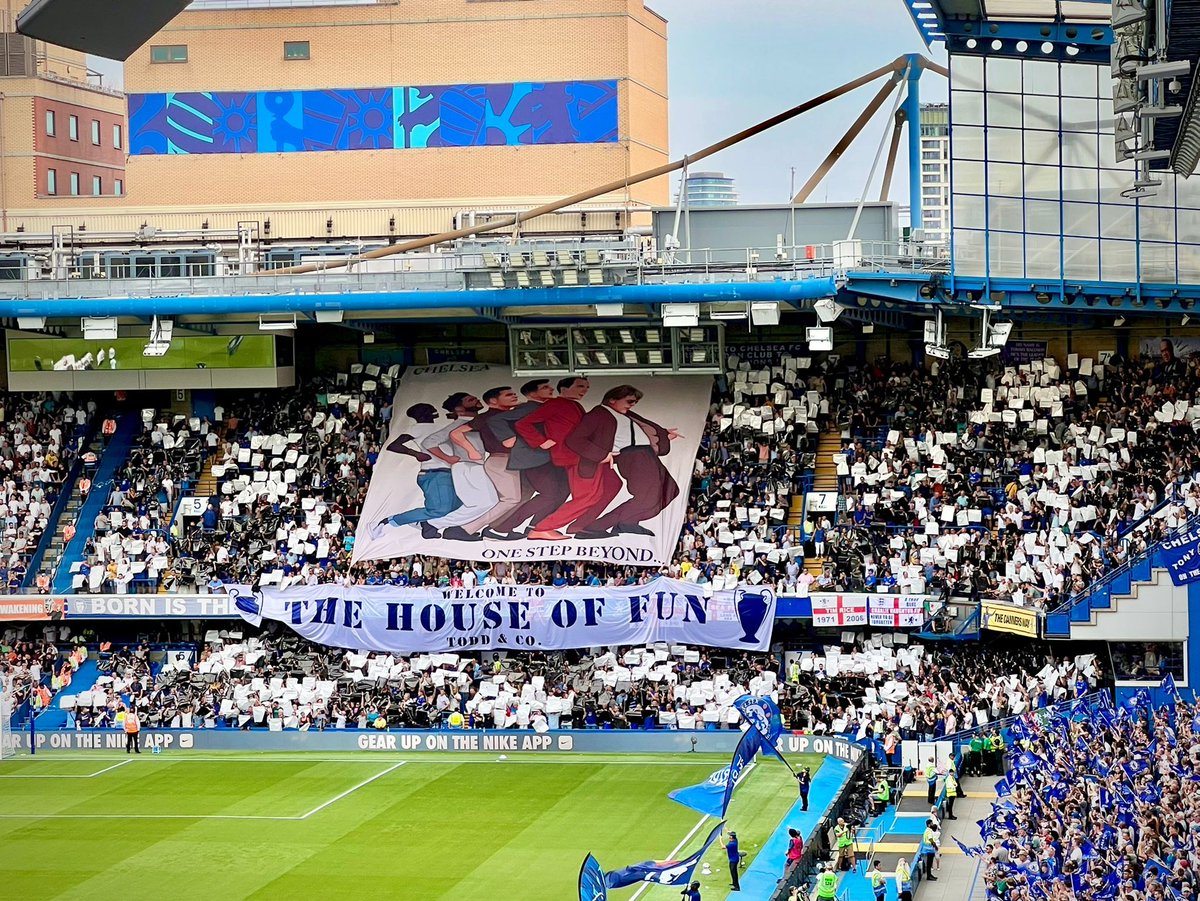 First display from the opening game last season was cursed! Who can grey out the people from this banner who have moved on 😅 Tuchel: gone Mount: gone Kante: gone Hopefully that's it!