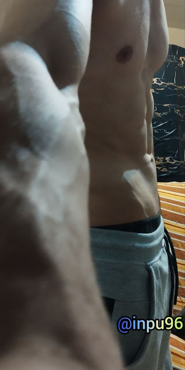 inpu96's tweet photo. Izquierda o Derecha? 
Con cual te agarro? 😈
⬇️⬇️⬇️ https://t.co/fVQEYCHokd