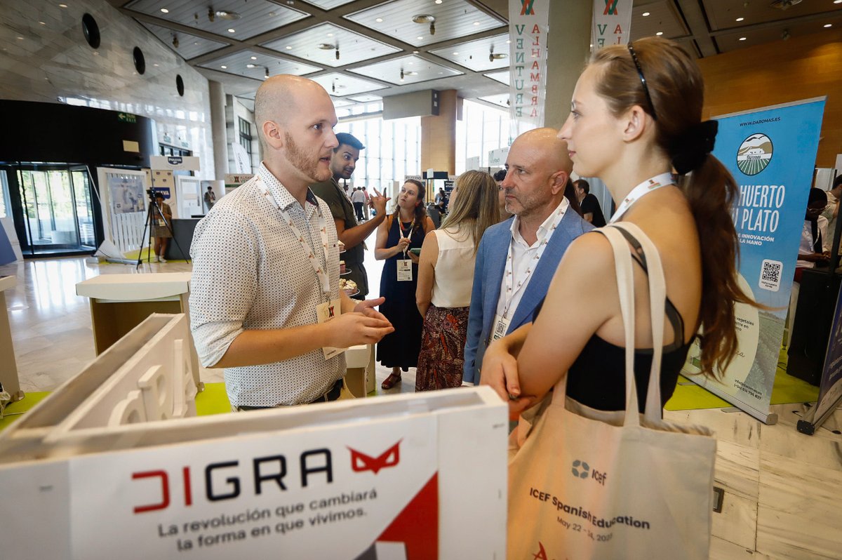 UGR emprendedora tweet media