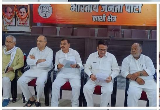 vidyasagar_rai's tweet photo. आज दिनांक 05/07/2023 को भाजपा क्षेत्रीय कार्यालय केशरीपुर रोहनिया में देश के यशस्वी प्रधानमंत्री आदरणीय श्री नरेंद्र मोदी जी के 7 जुलाई को प्रस्तावित विशाल जनसभा को लेकर क्षेत्रीय अध्यक्ष श्री Dileep Patel जी के साथ में व्यवस्था टोली की बैठक लिया गया। https://t.co/eiOazSkTJw