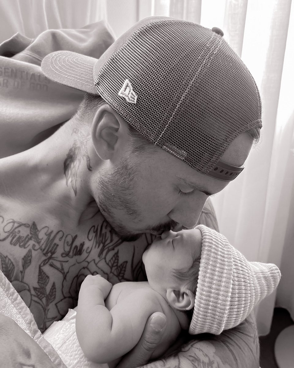 𝐊𝐀𝐀𝐙𝐄 tweet media