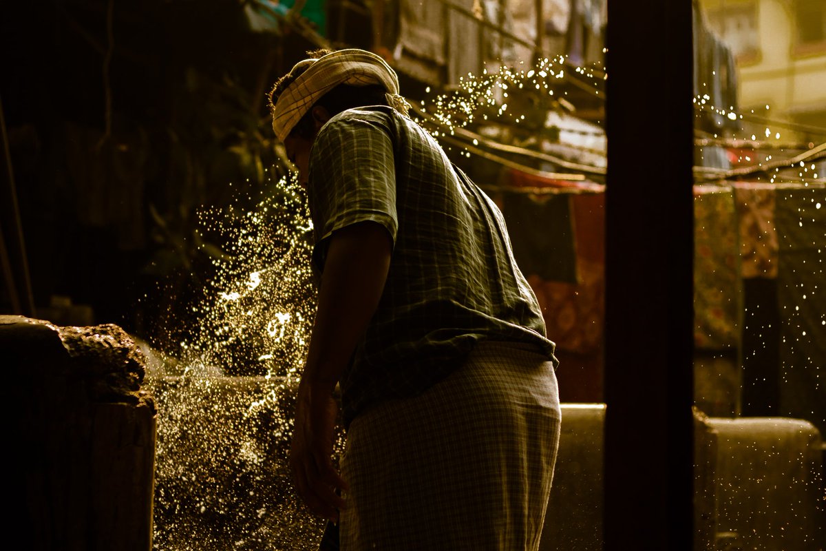 chetanthk_'s tweet photo. Dhobi ghat
my favorite places for street photography.

Uncle JI ek dhobi pachad wali photos ho jaye
#dhobighat
#bhayankarआल_c 
#streetofindia #strorytelling #mumbaiigers  #mymumbai #nustaharamkhor @haram_khor_ https://t.co/cwSoBmN4zM