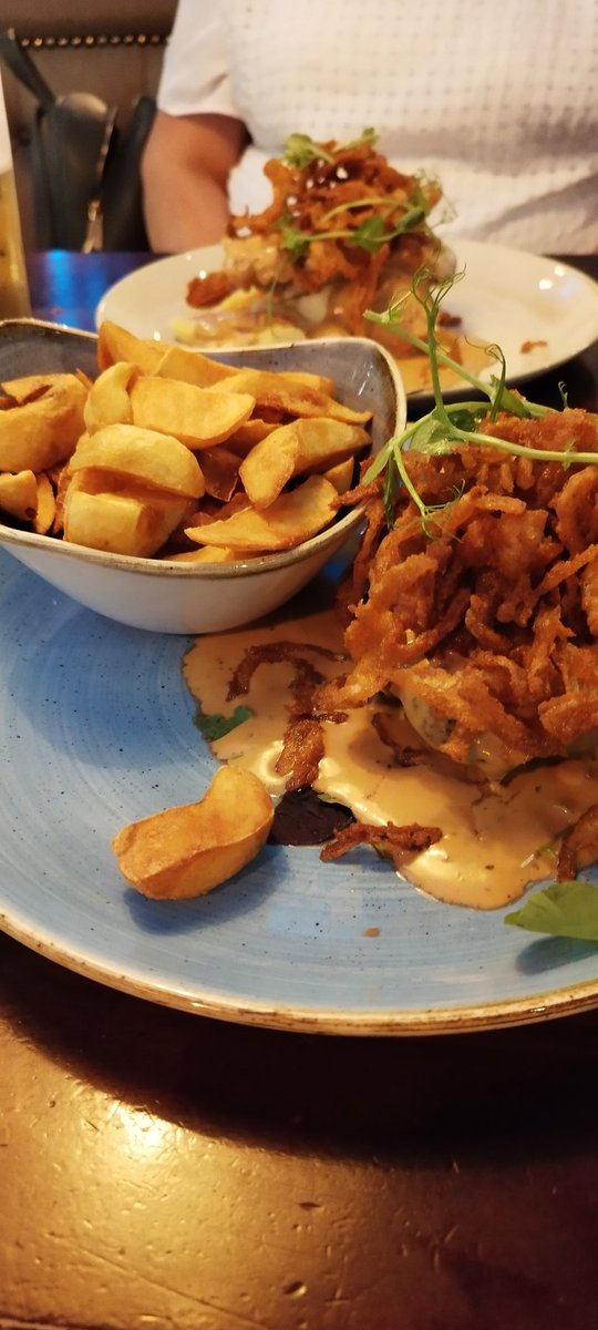 Just a heads up. Called into the Northern Whig last night. The grub was top notch and even better to learn it was 'beat the clock' (50% off at 5pm Mon-Wed). Just thought the Belfast Culinary Community should be aware of this 😋👍