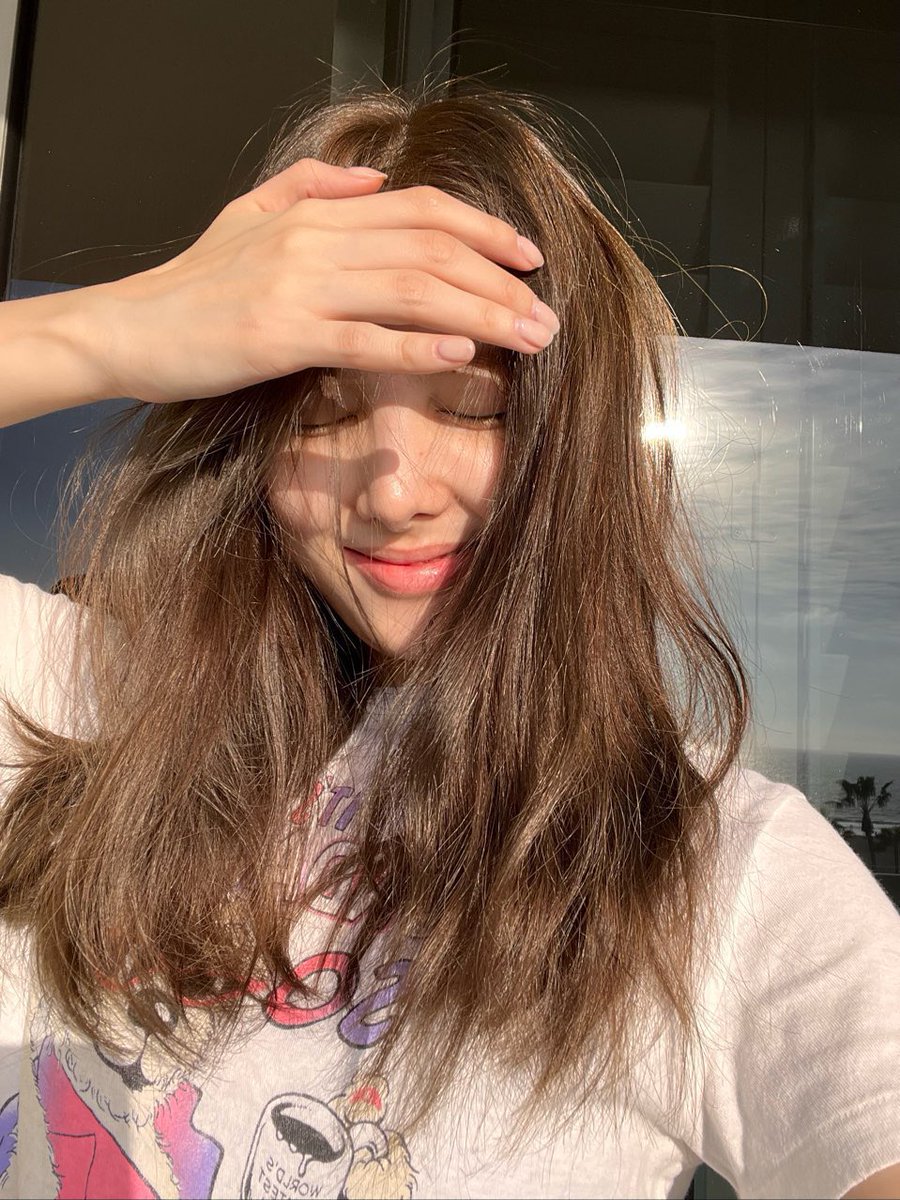 🫖 ☁️ ;           morninggg, cuties ! 

espero estén teniendo un lindo inicio de miércoles y que hoy todo les salga perfecto. 

este es solo un pequeño aviso rápido para decirles que me mudé a <a href="/_pixiesfield/">pixita,</a> , pueden seguirme por ahí si quieren (>.<).
