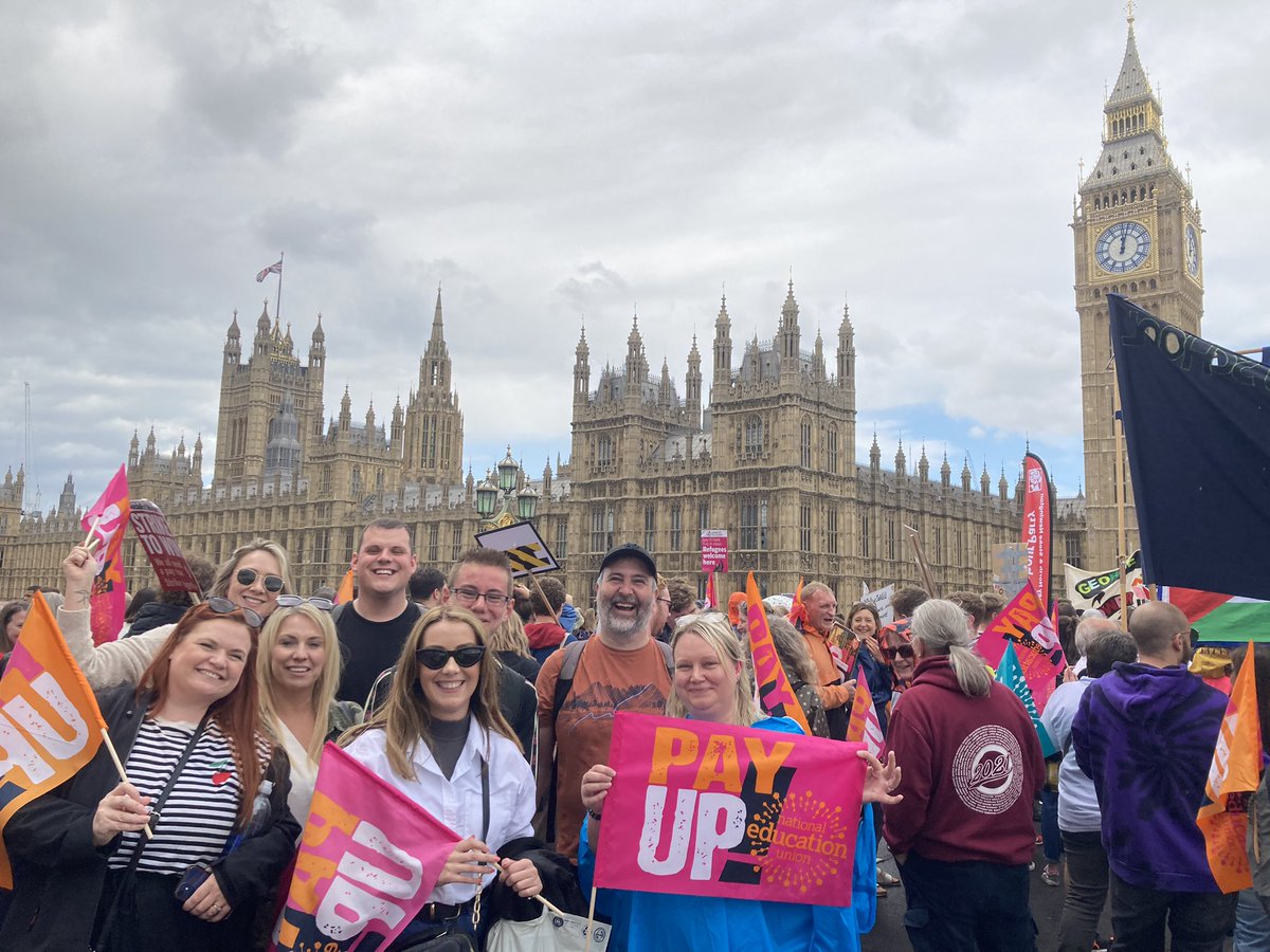 Middlesbrough NEU at the London Rally today #PayUpRishi